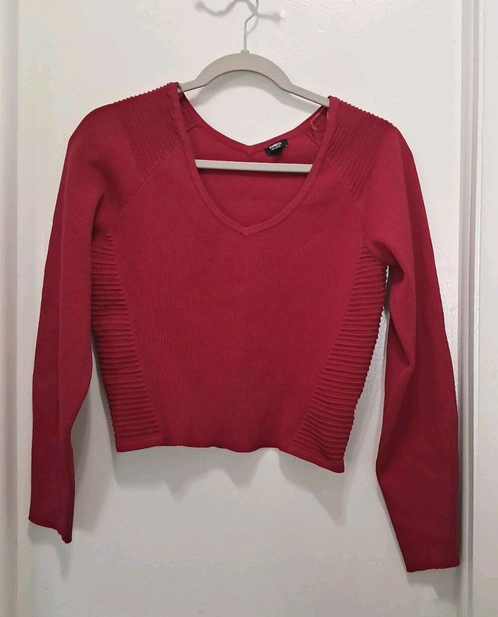 Express Women's Sweater Top Crop Size XS  Long Sleeves  V-Neck Red Winter